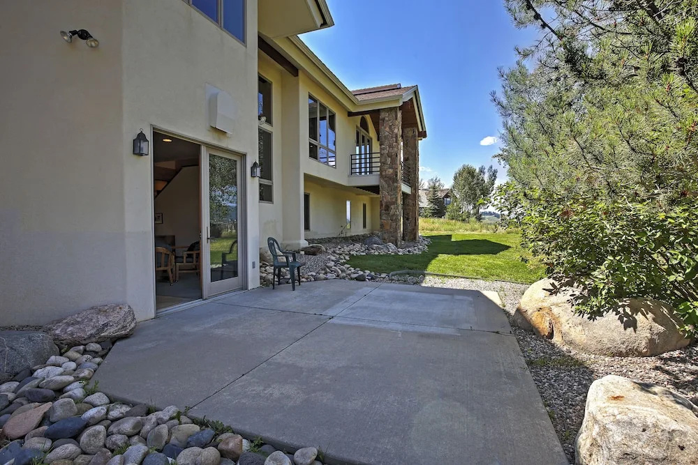 Spacious Home with Mtn Views, 2Mi to Steamboat Resort