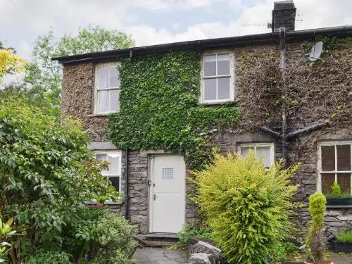 Roundhill Cottages 1