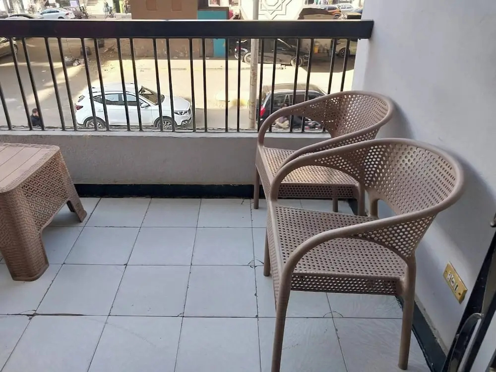 Spacious 3-bedroom Apartment With Balcony in Abbas el Akkad With City View