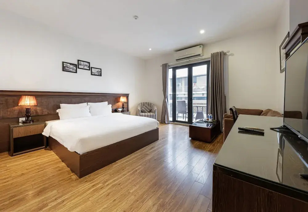 Deluxe Double room (full double bed)