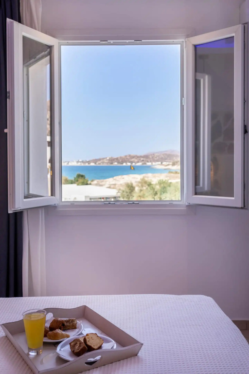 Deluxe Double room with partial sea view (full double bed)
