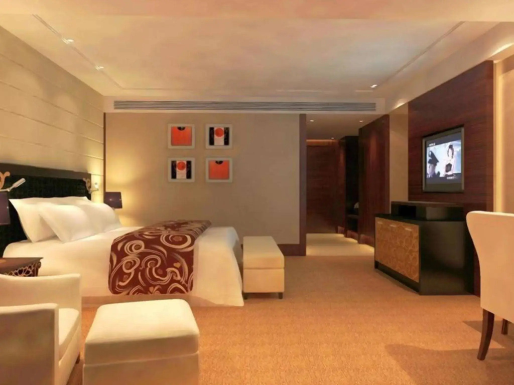 G Charlton Noble International Hotel photo 7