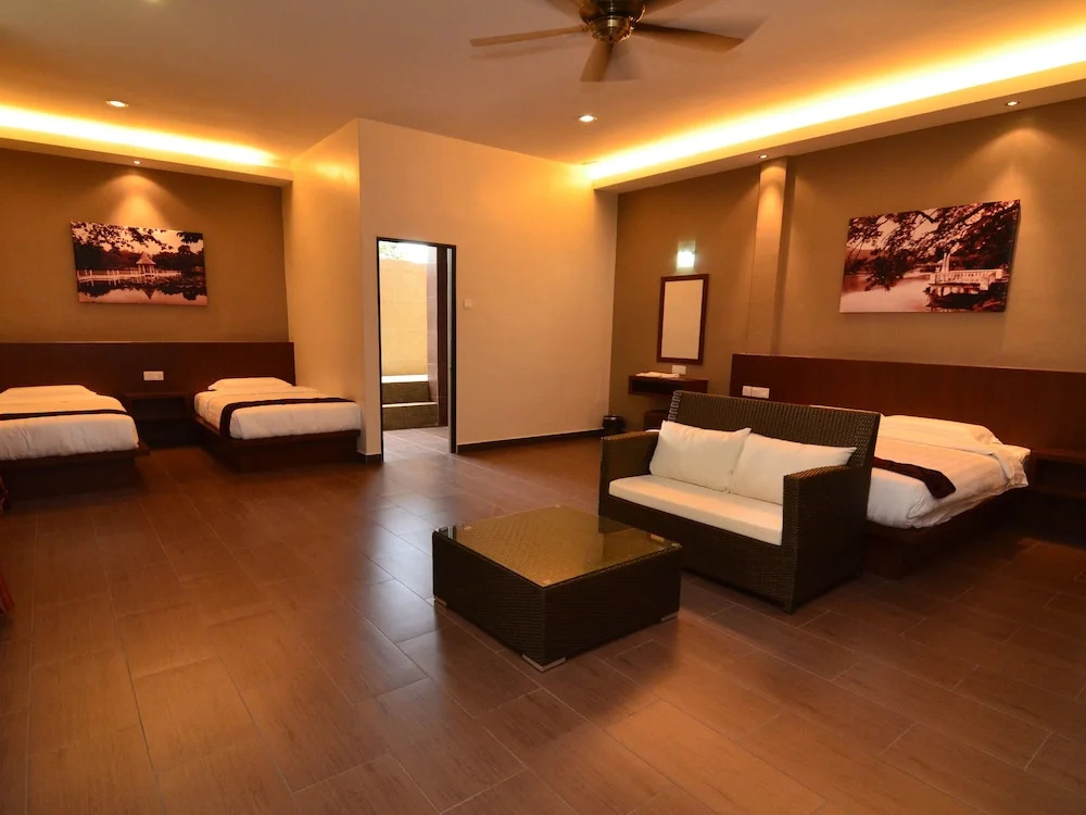 1 Bedroom Standard Family room with balcony