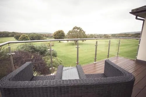 Balcony & Terrace