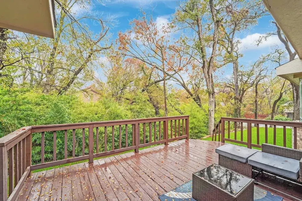Serene Deck 10 Mins Garland City Square