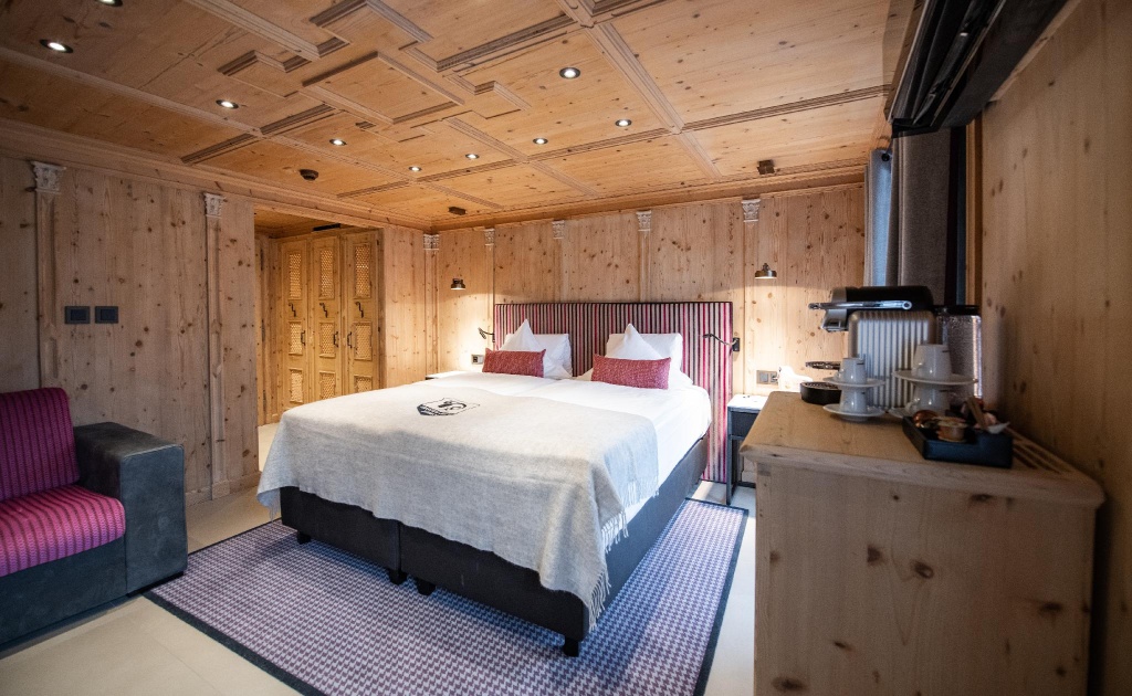 (1)Double Chalet (full double bed) at Tradition Julen Hotel in Zermatt