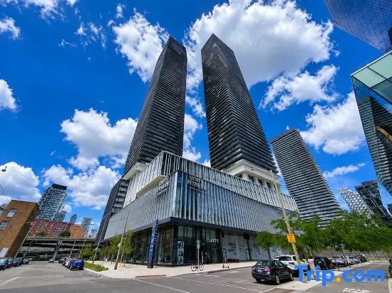 JLadybug Suites | Toronto sugar beach 2B