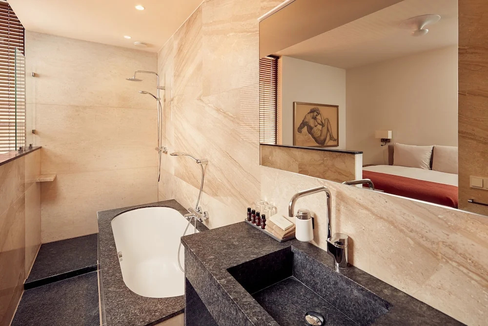 Executive Quadruple Suite with canal view