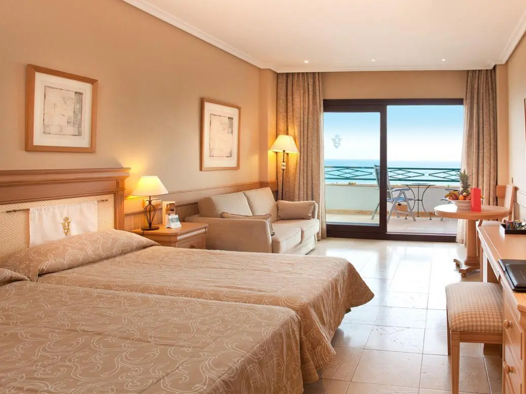 Superior Double room with sea view (full double bed)