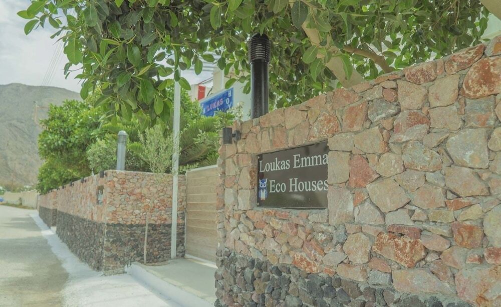 Loukas & Emma Family Houses