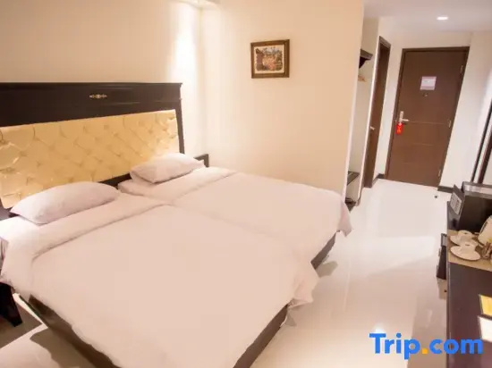 Deluxe Double room (full double bed)