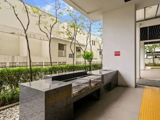 Puchong Setiawalk Penthouse for 14 Pax | Iconique