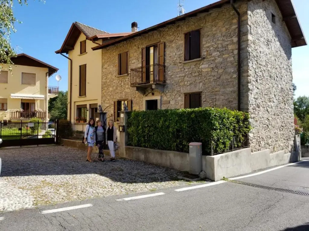 2 Bedrooms Cottage