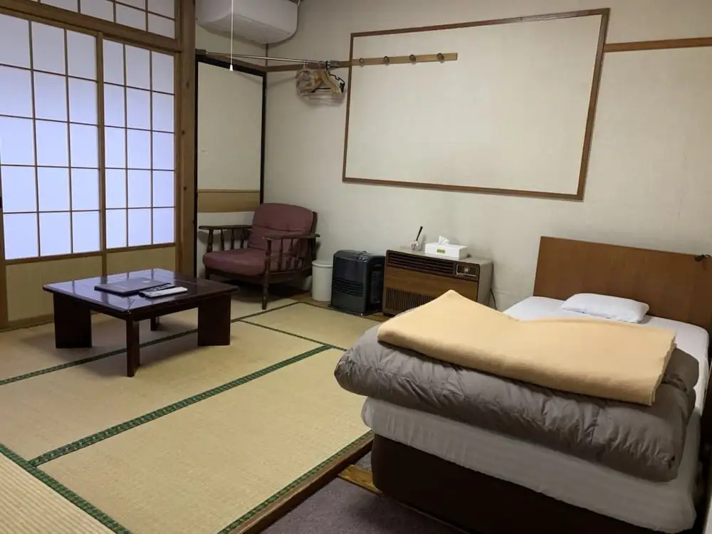 Economy room