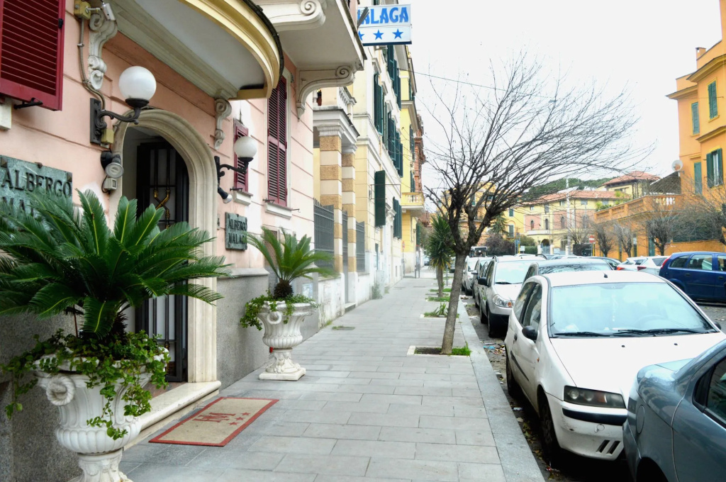 Hotel photo 1