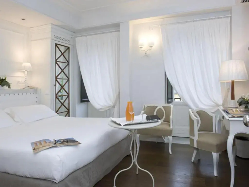 Classic Double room (full double bed)