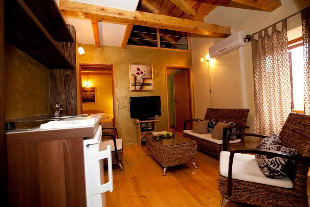 2 Bedrooms Apartment with pool view