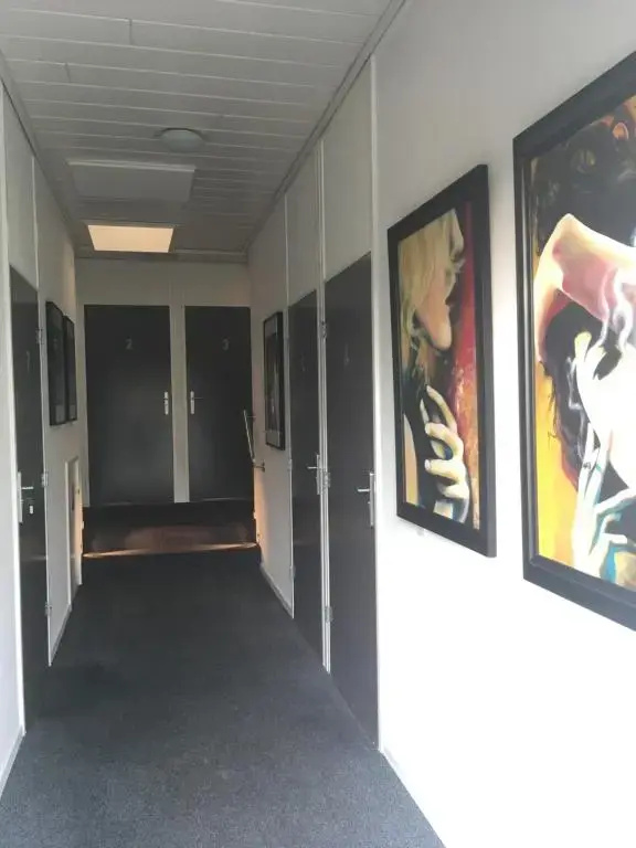 Economy room