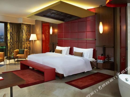 Jumeirah Creekside Hotel