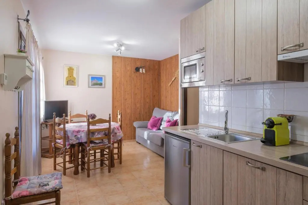 2 Bedrooms Apartment