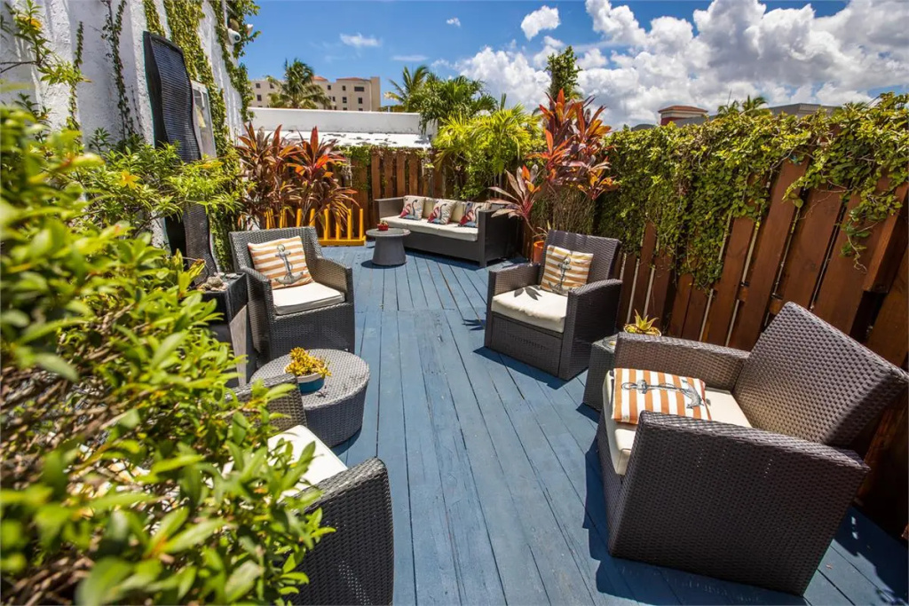Balcony & Terrace