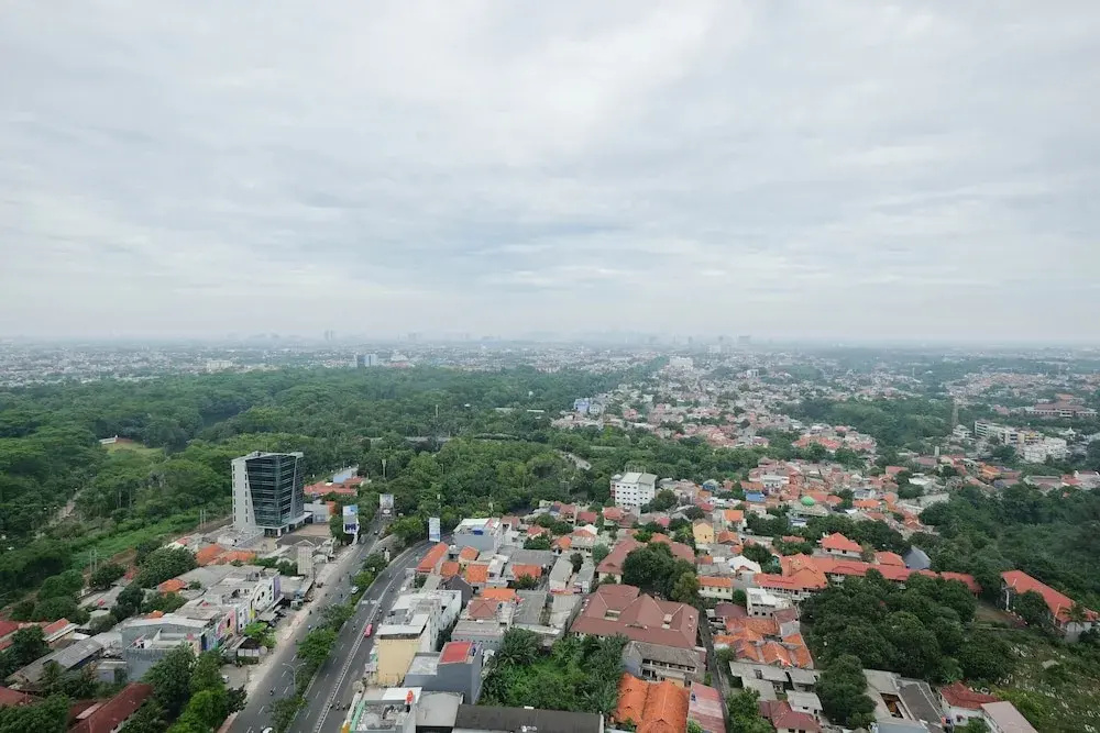 Best Choice Studio at Evenciio Apartment Near UI