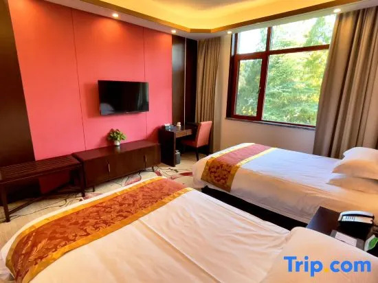 Deluxe Double room (full double bed)