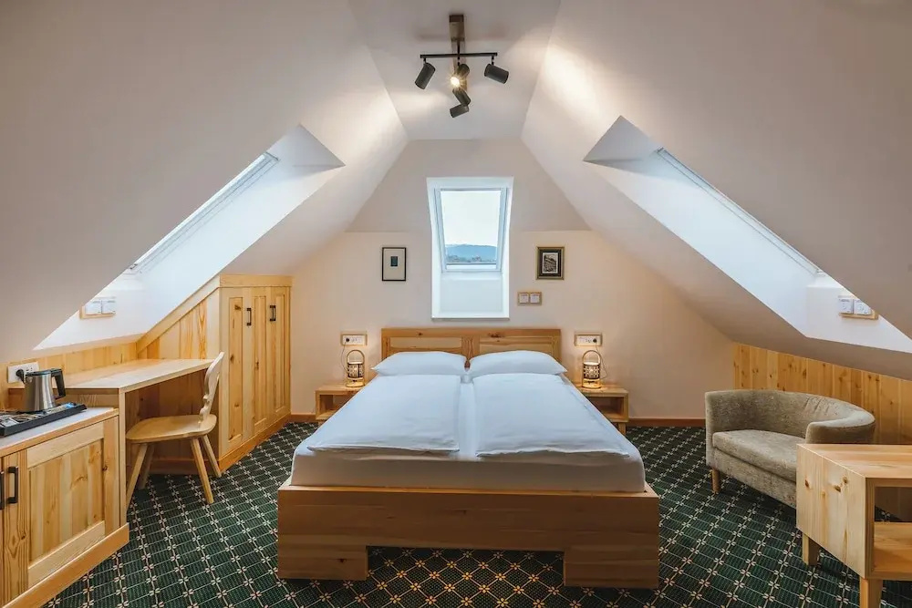 Economy room