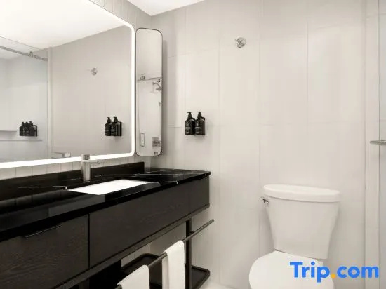 Revery Toronto Downtown, Curio Collection by Hilton - Chambres