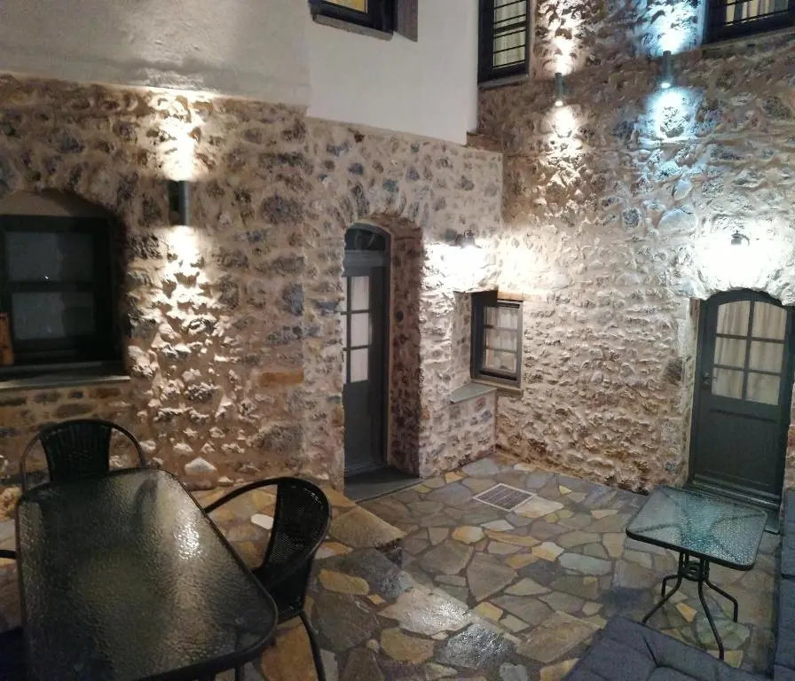RiverBed Traditional Guest House