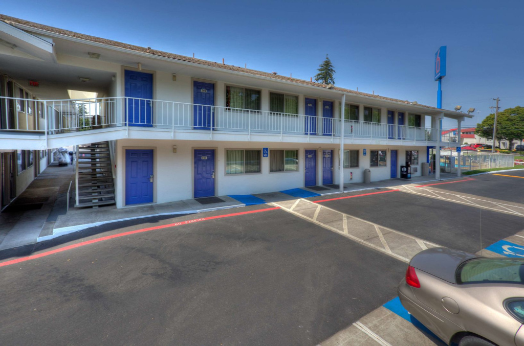 Motel 6 Tigard, OR - Portland South - Lake Oswego
