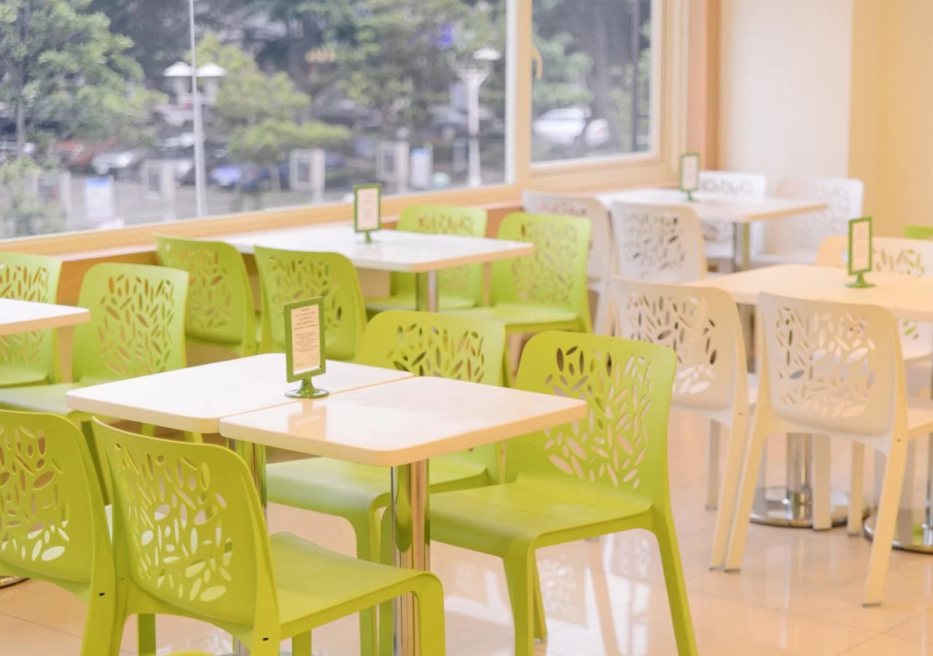 Food & Beverage