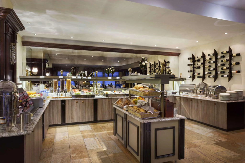 Food & Beverage