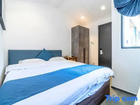 4 Bedrooms Standard room with courtyard view