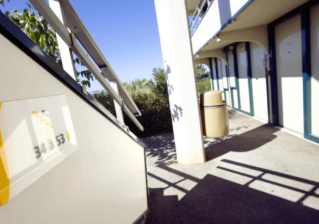 Balcony & Terrace