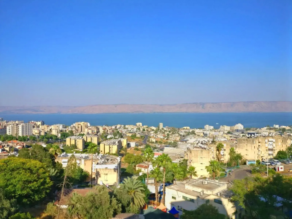 1Bdrm APT With Panoramic View of Sea and Mountains