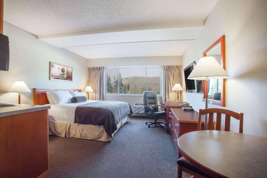 1 Bedroom Double Suite (full double bed)
