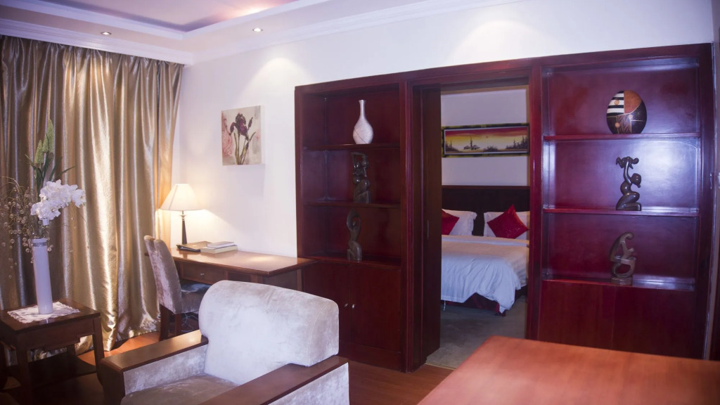 GS Plaza Hotel — фото 4