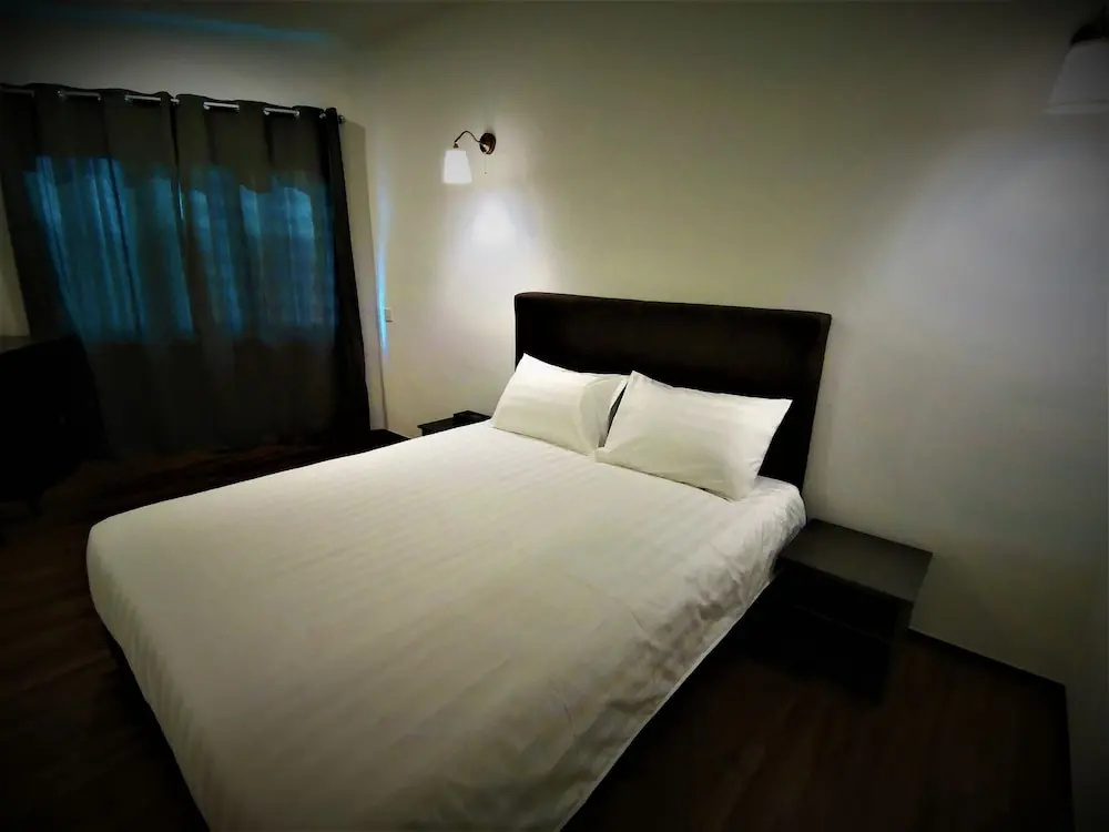 Executive Double room (full double bed)