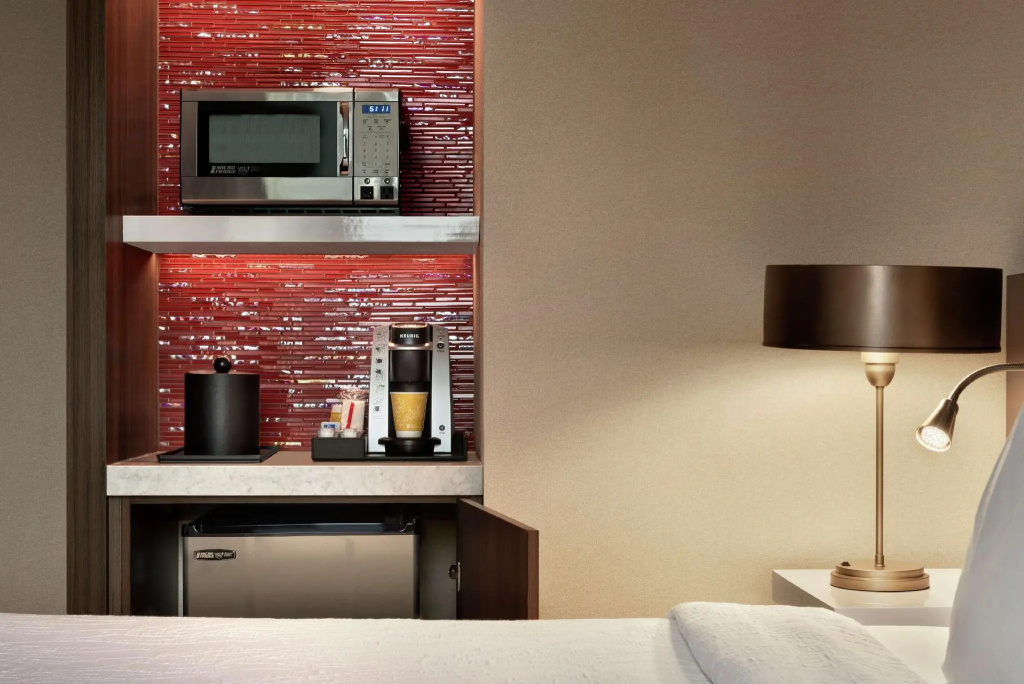 Hilton Garden Inn Chicago Downtown South Loop - Tap to explore photos