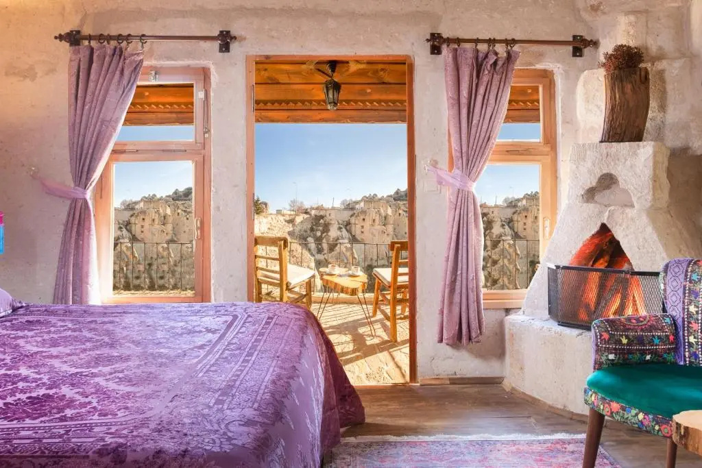 Standard Double room with balcony (full double bed)