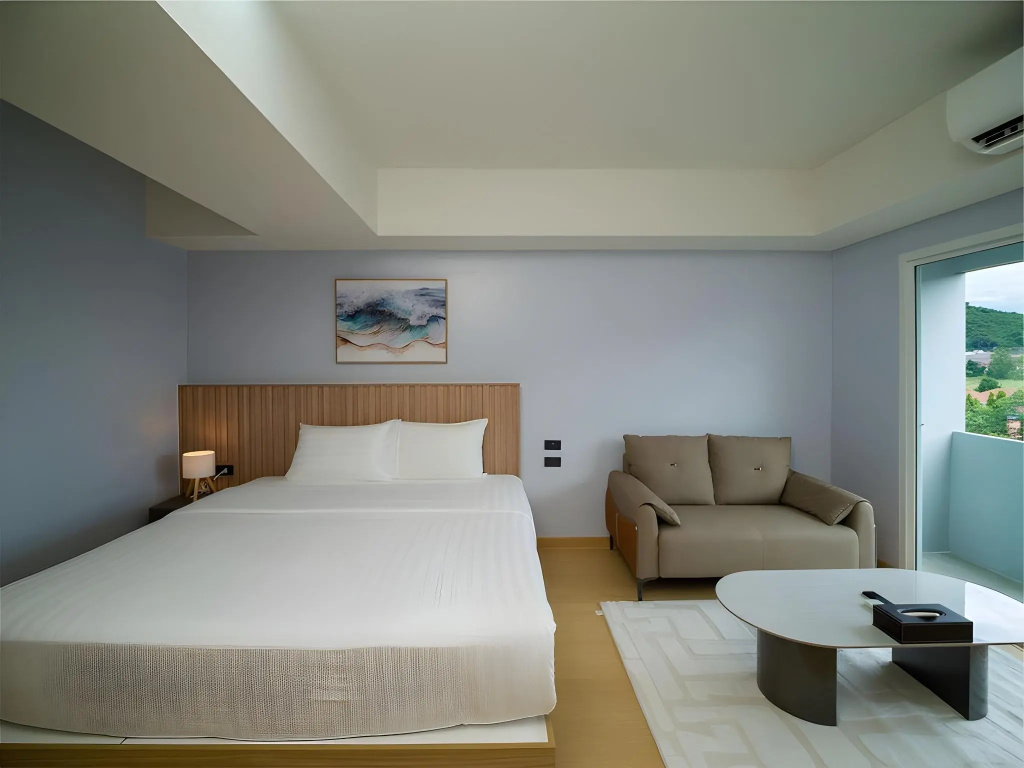 Eastpana Hotel — 3