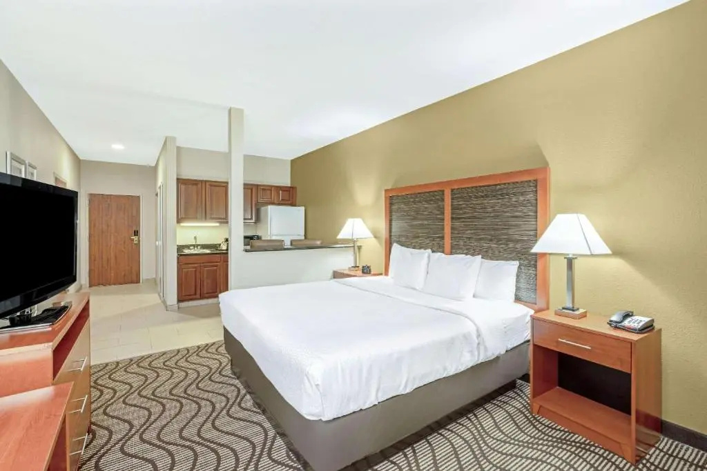La Quinta Inn & Suites by Wyndham Midwest City - Tinker AFB - Chambres