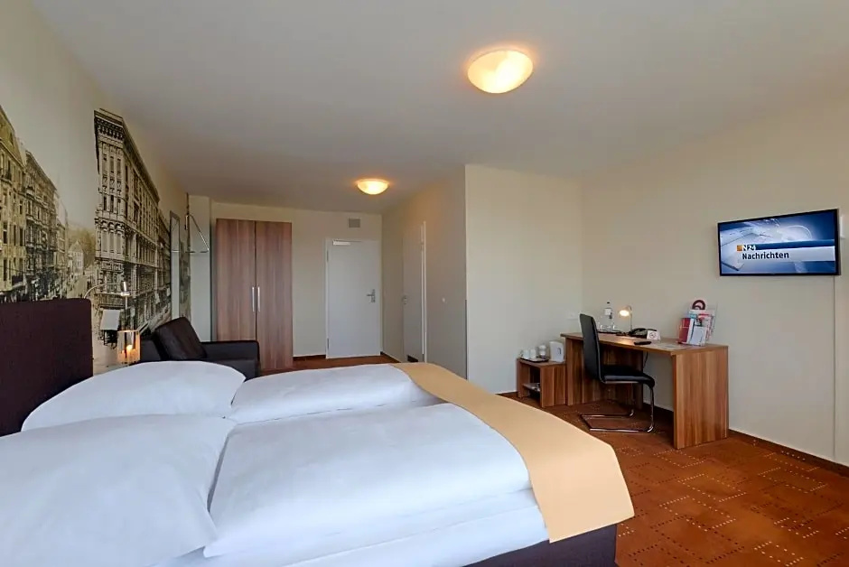 Standard Double room with balcony (full double bed)