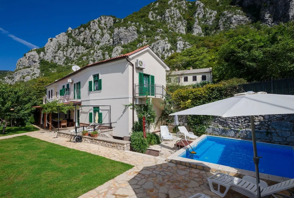 House VILLA BARETIC