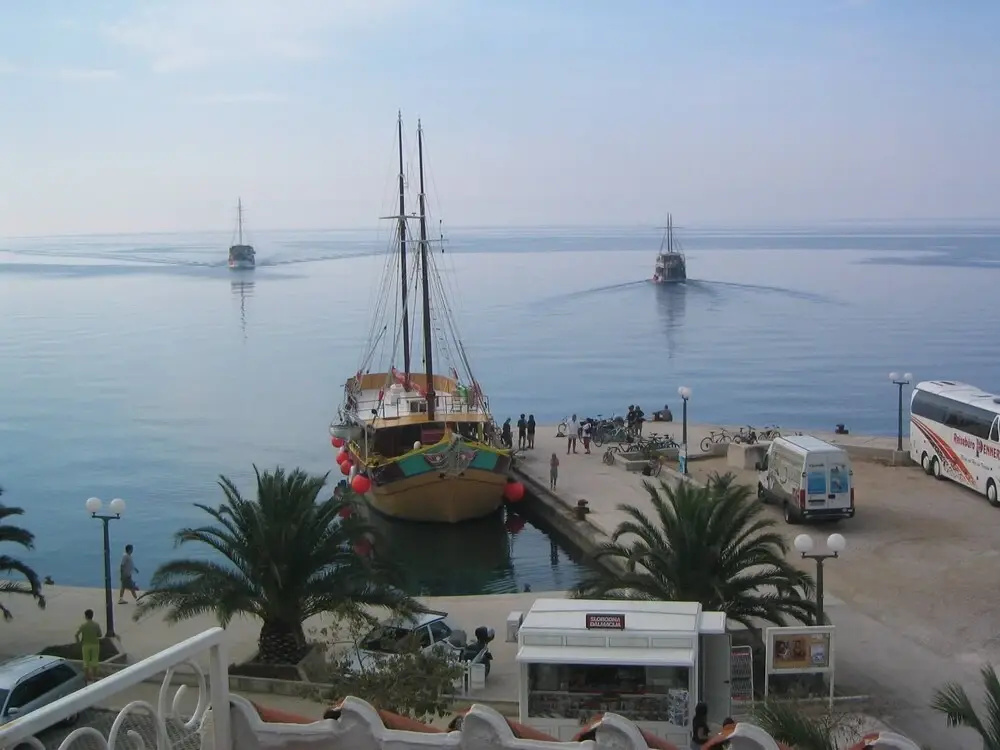 Beach & Waterfront