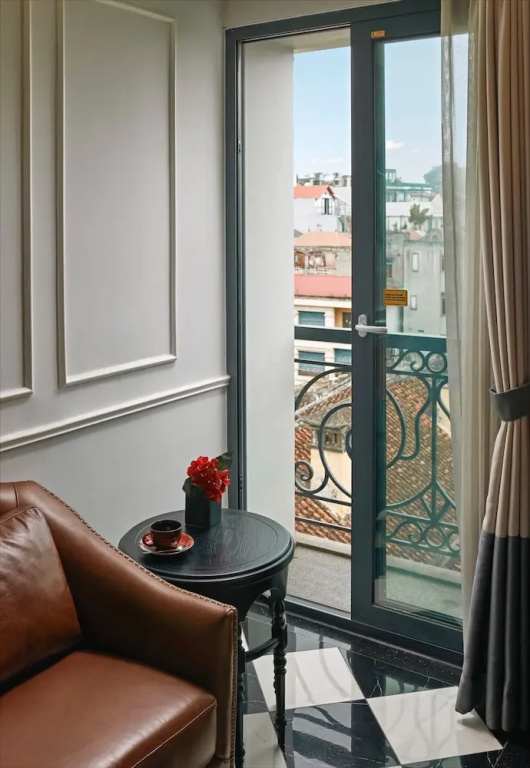 Deluxe Double room with balcony (full double bed)