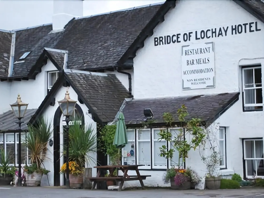 Bridge of Lochay Hotel