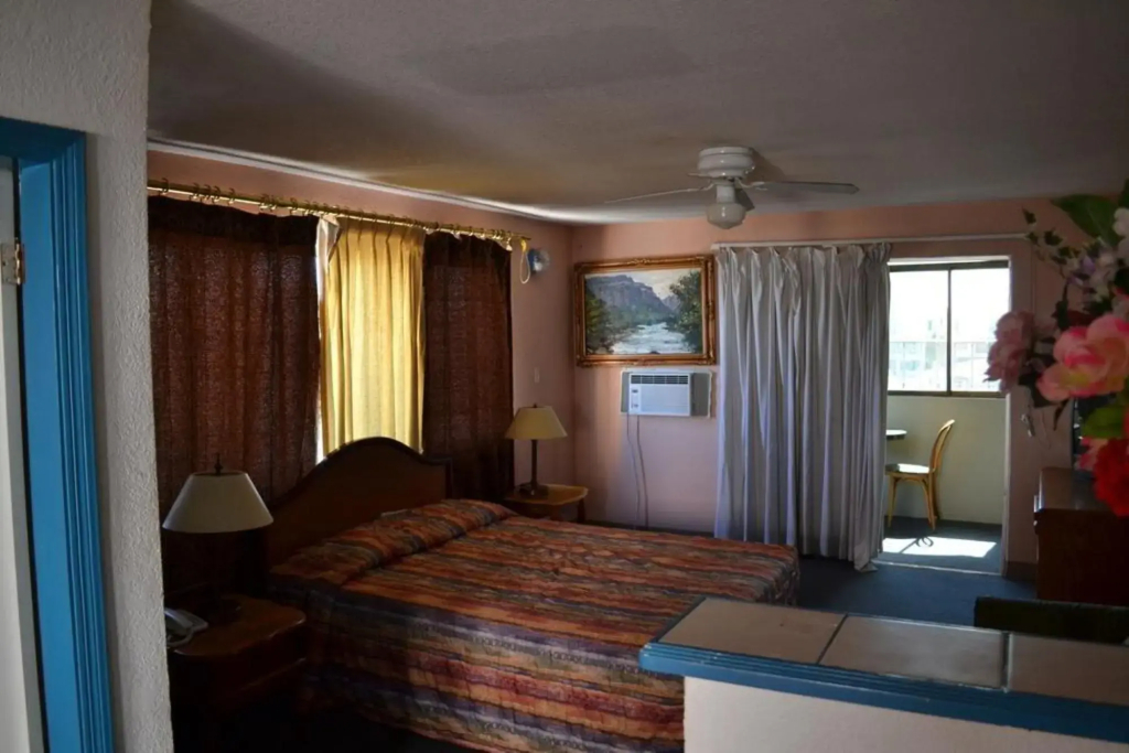 Hotel Sevilla - фото 4
