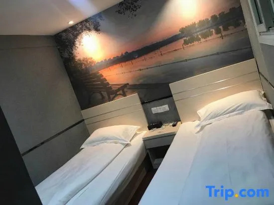 Economy room
